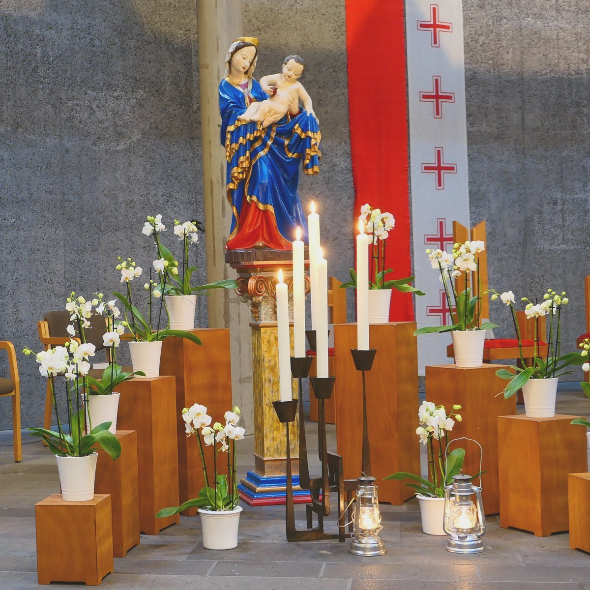 Marienaltar St. Remigius 2022 (c) M. Kerk