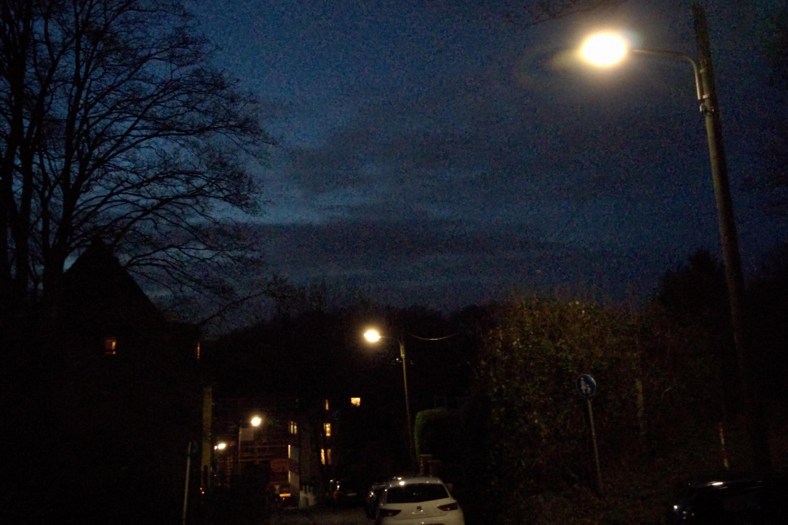 Nächtliches Licht (c) Tobias ToBeFree Frei / CC-BY-SA-4.0 via Wikimedia Commons