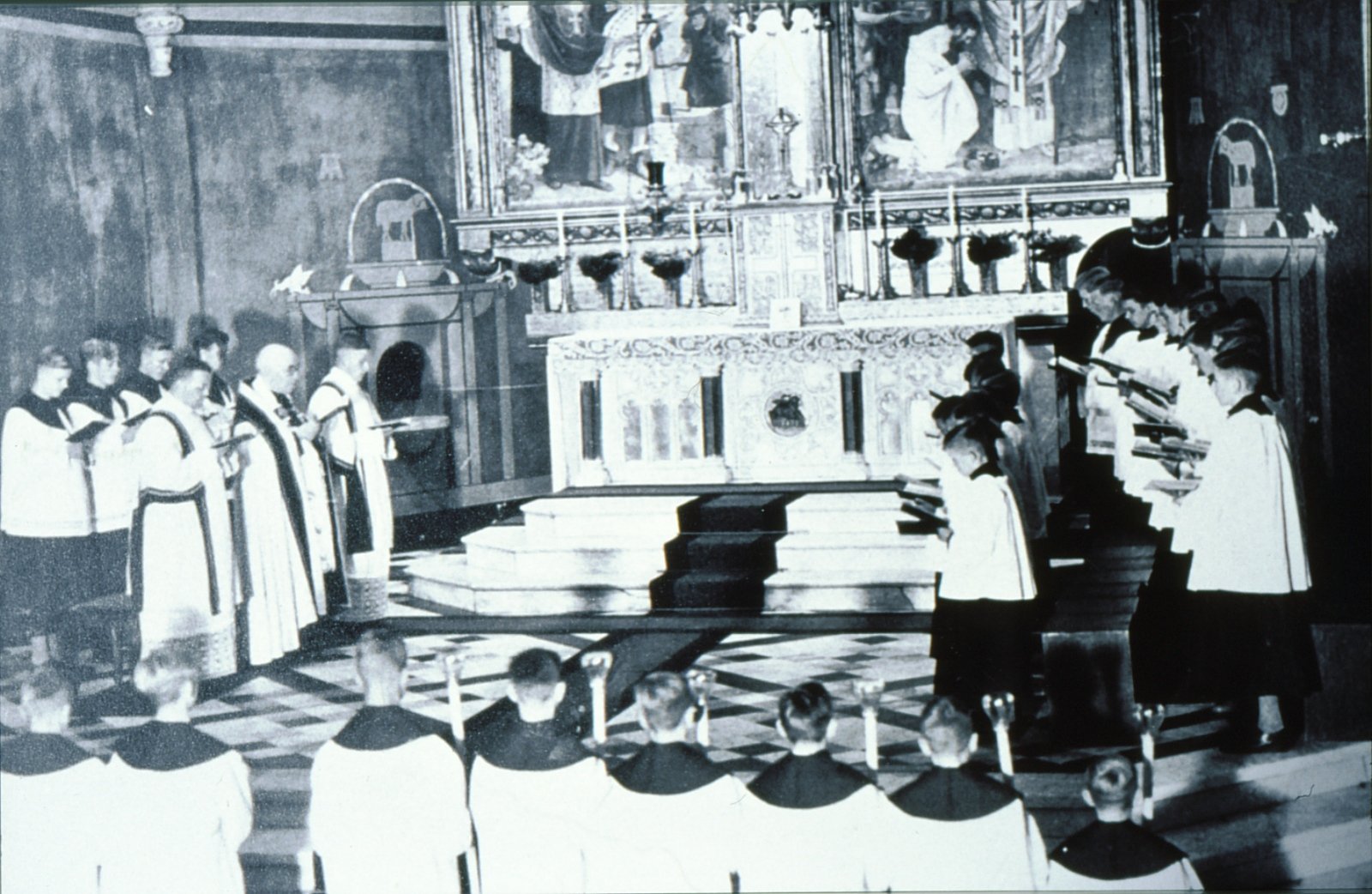 Feierliche Komplet um 1940 (c) Archiv St. Mariä Empfängnis